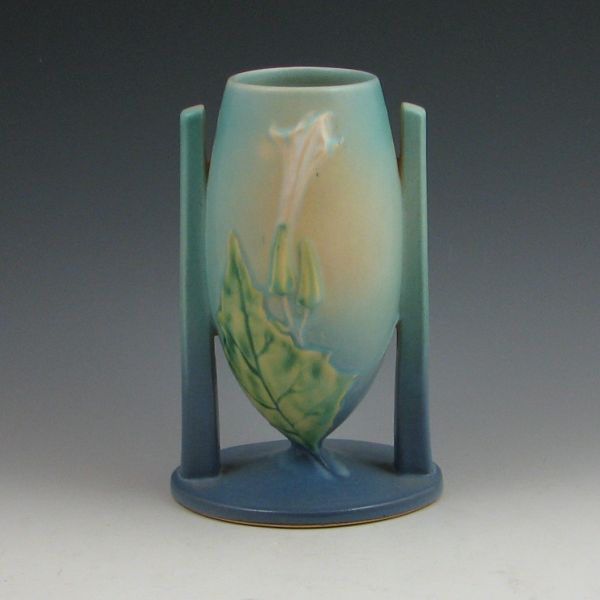 Roseville Thornapple vase in