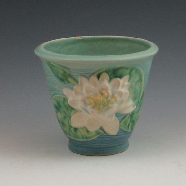 Roseville Water Lily flower pot.