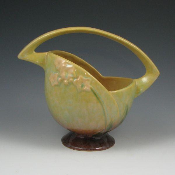 Roseville Wincraft basket in
