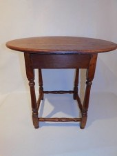 ROUND 18TH C. PINE TAVERN TABL