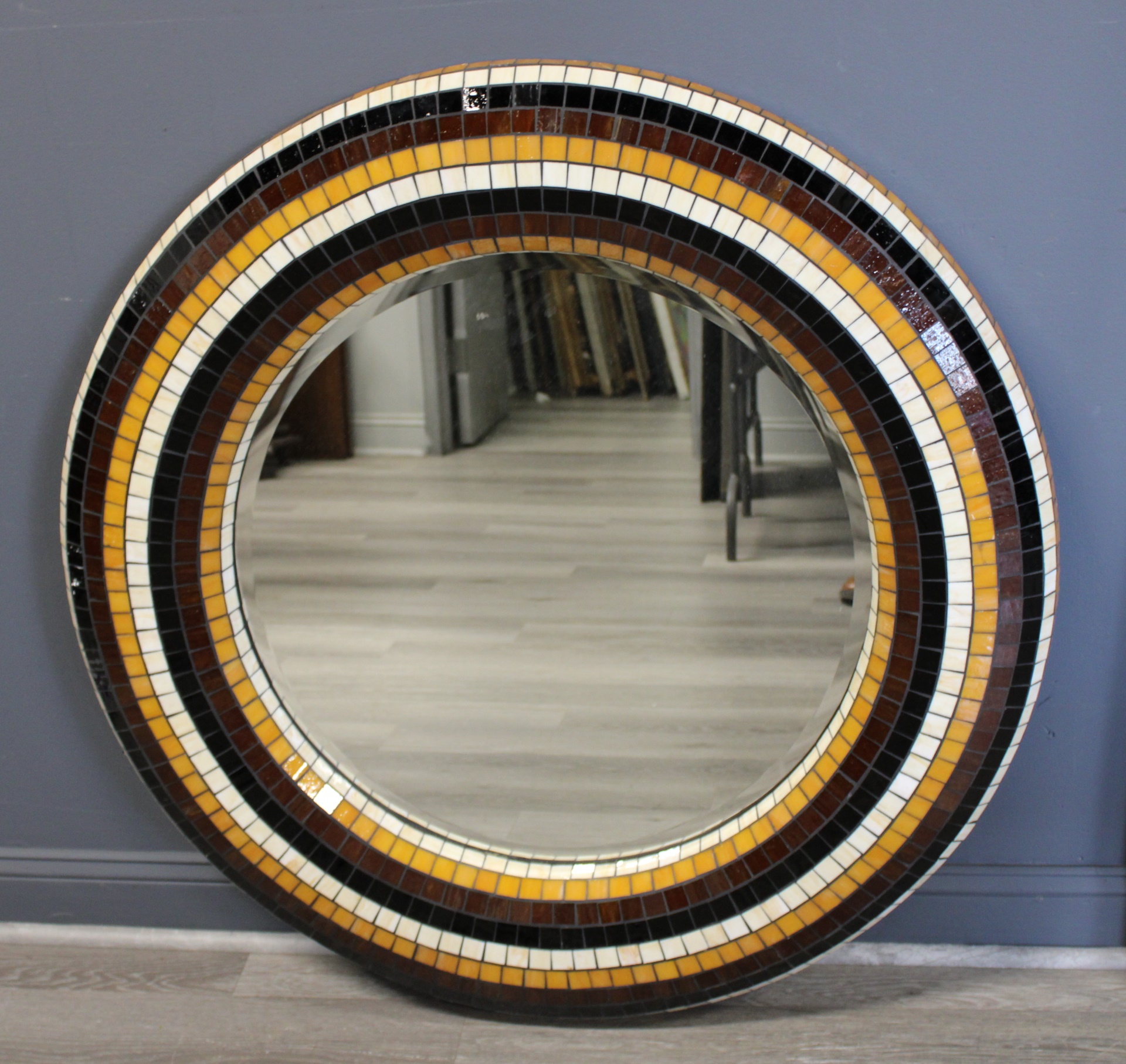 ROUND MIDCENTURY STYLE MOSAIC GLASS
