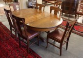 ROUND OAK PEDESTAL DINING TABL