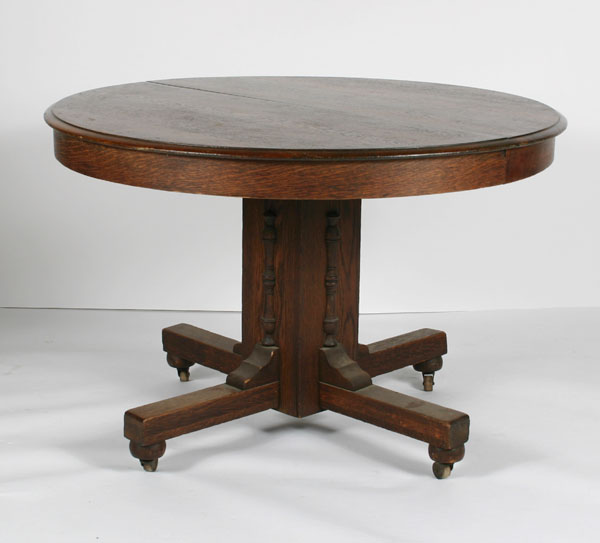 Round oak table with center