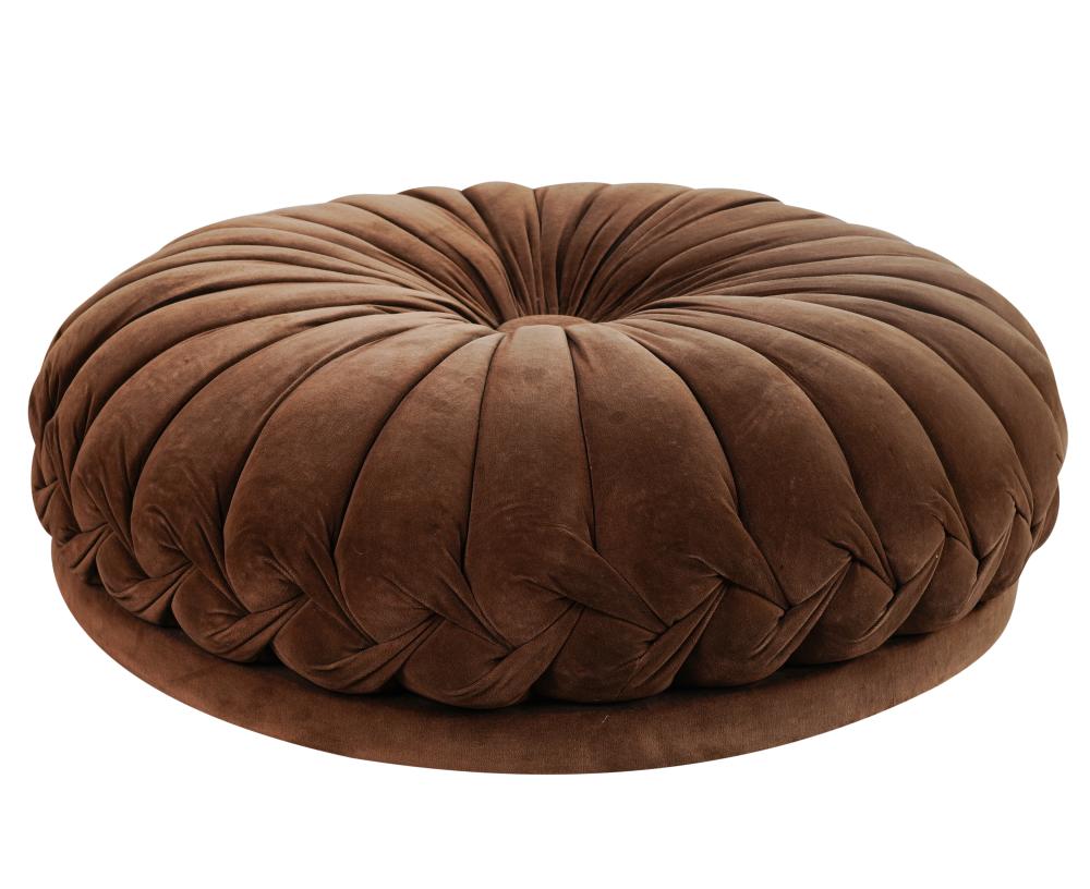 ROUND RUCHED AND TUFTED POUF