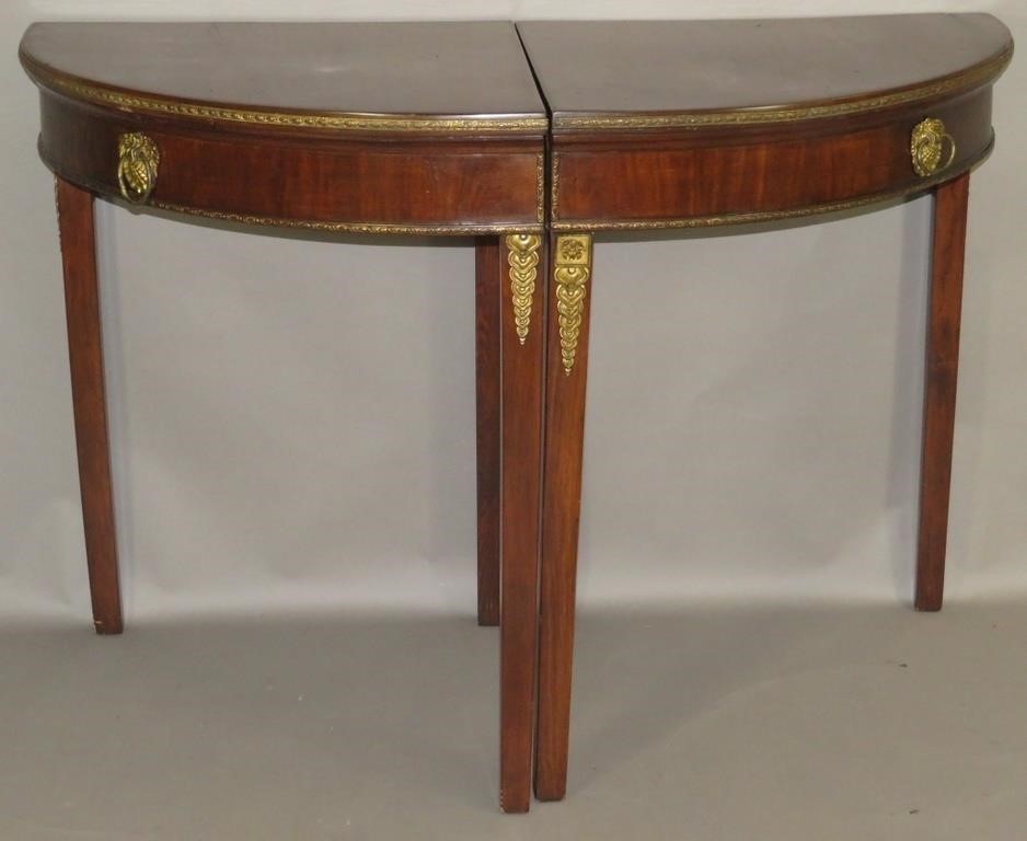 ROUND TABLE IN TWO DEMILUNE