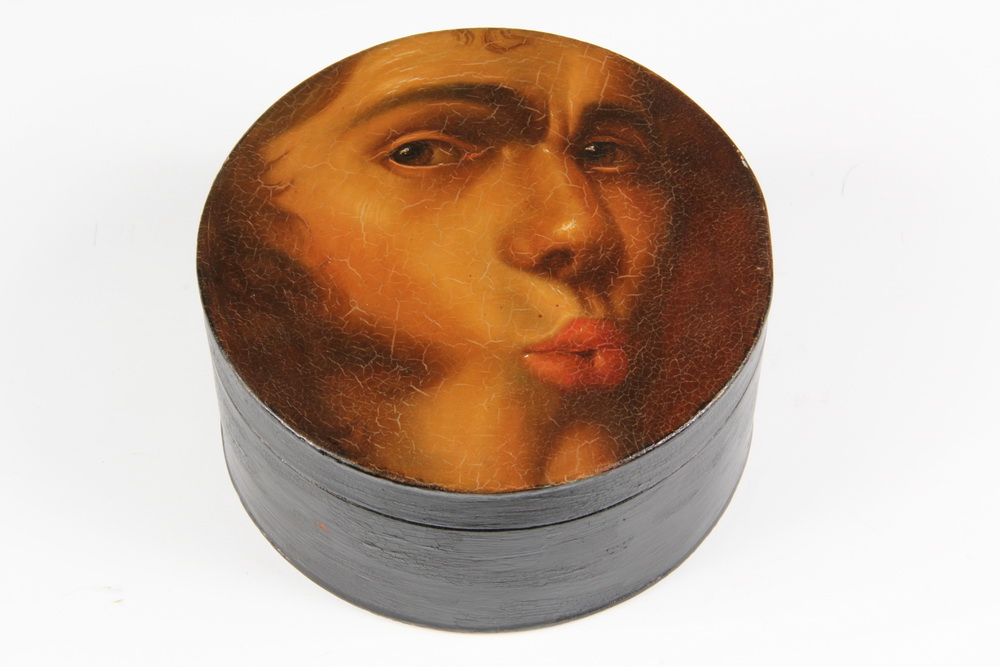 ROUND TIN BOX- bearing a painted