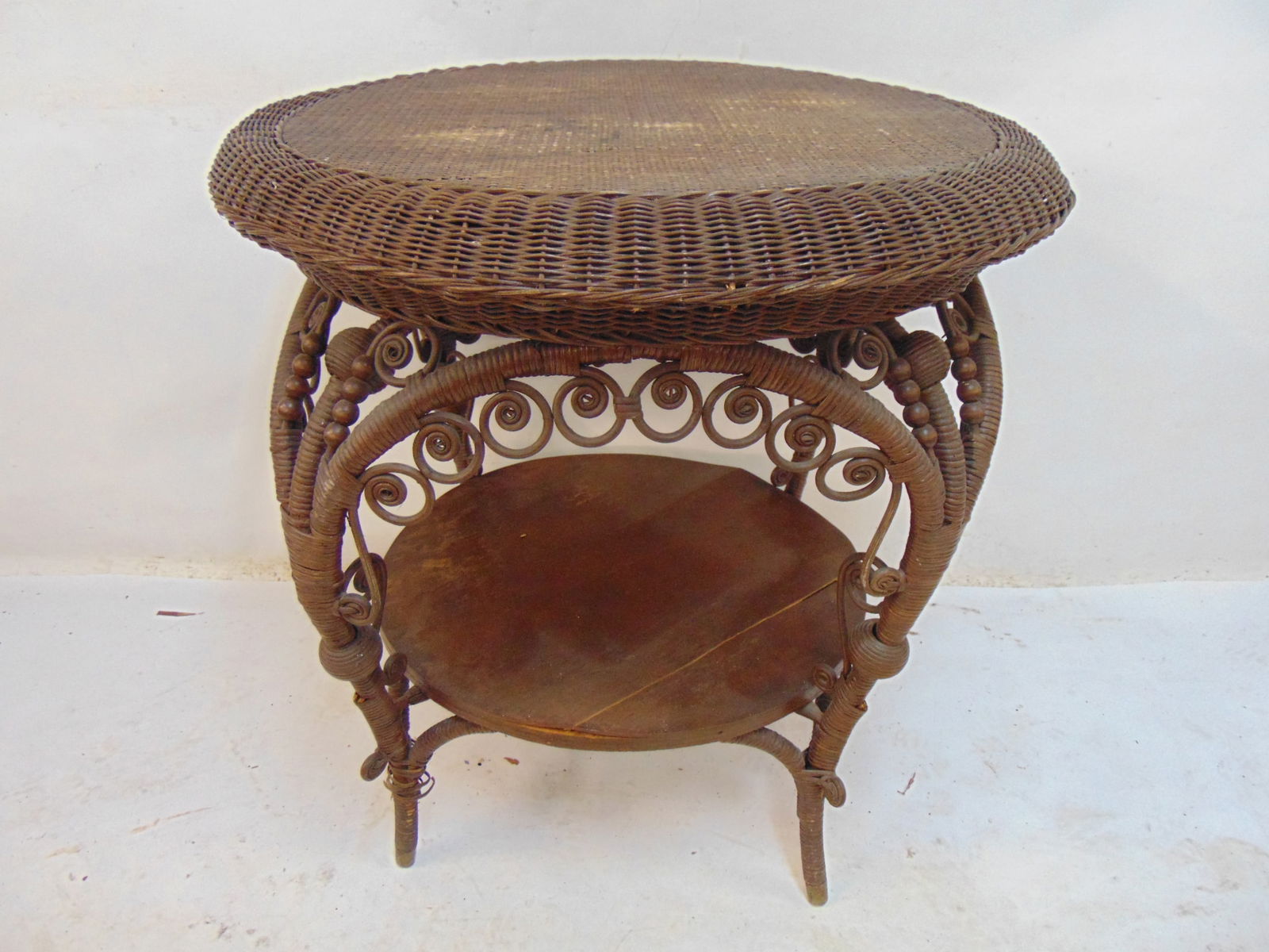 ROUND VICTORIAN WICKET TABLE WITH
