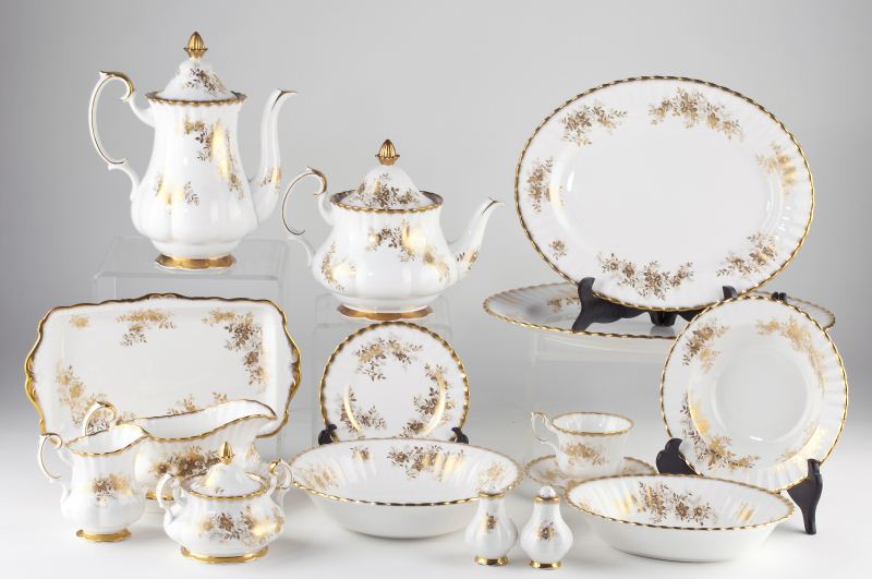 Royal Albert ''Antoinette''