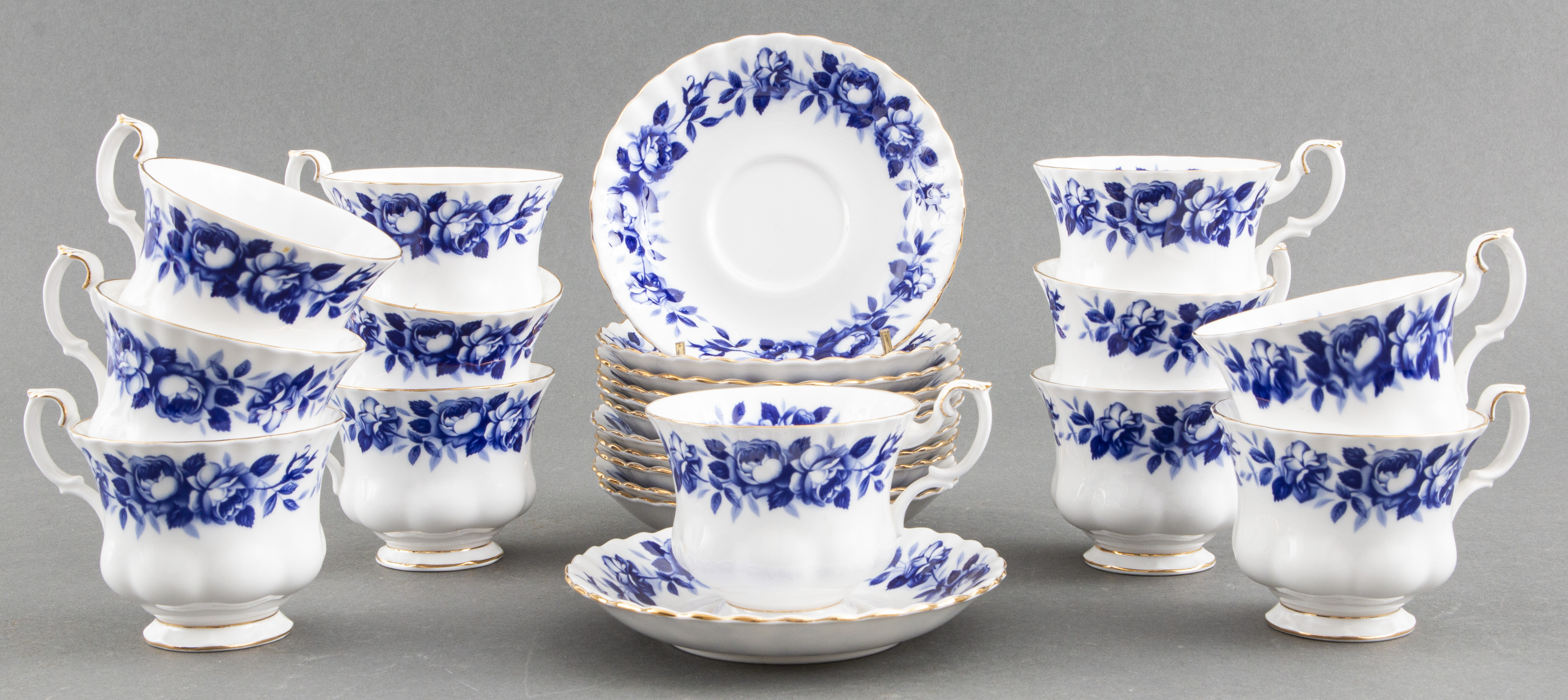 ROYAL ALBERT ENGLAND "ARISTOCRAT"