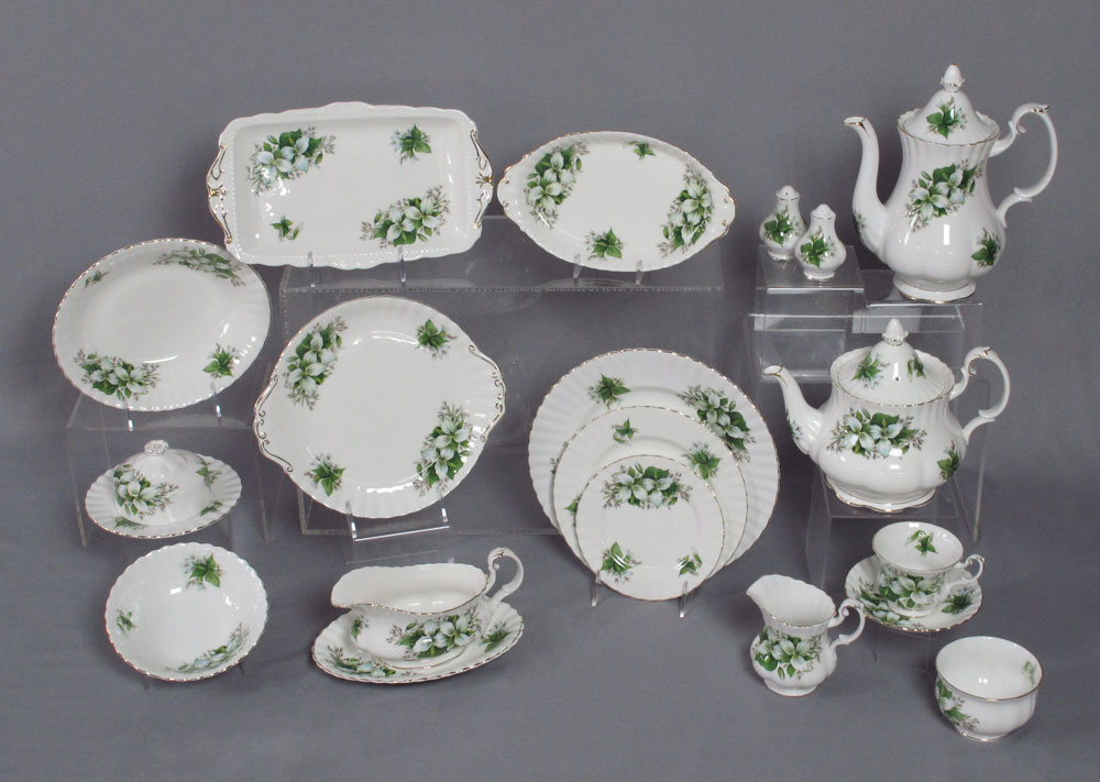 ROYAL ALBERT FINE CHINA FOR 10 IN