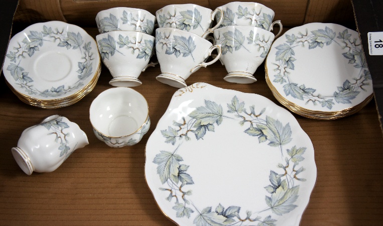 Royal Albert Silver Maple Part