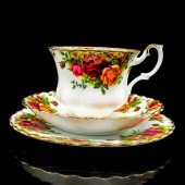 ROYAL ALBERT TEA SET TRIO, COU