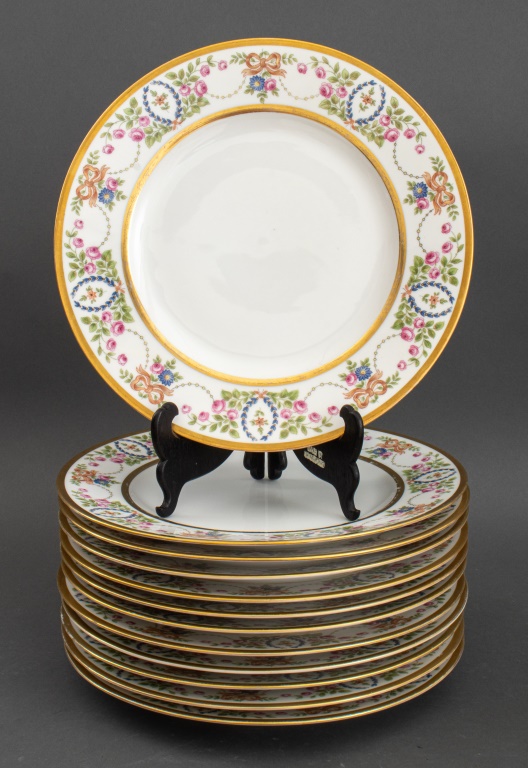 ROYAL BAVARIAN GARLAND STYLE DINNER