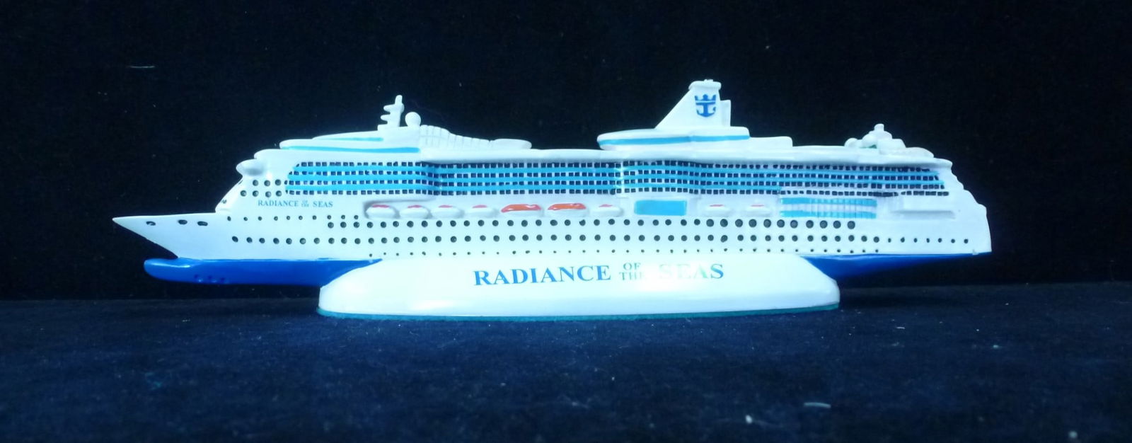 ROYAL CARRIBEAN CAPTAINS TABLE