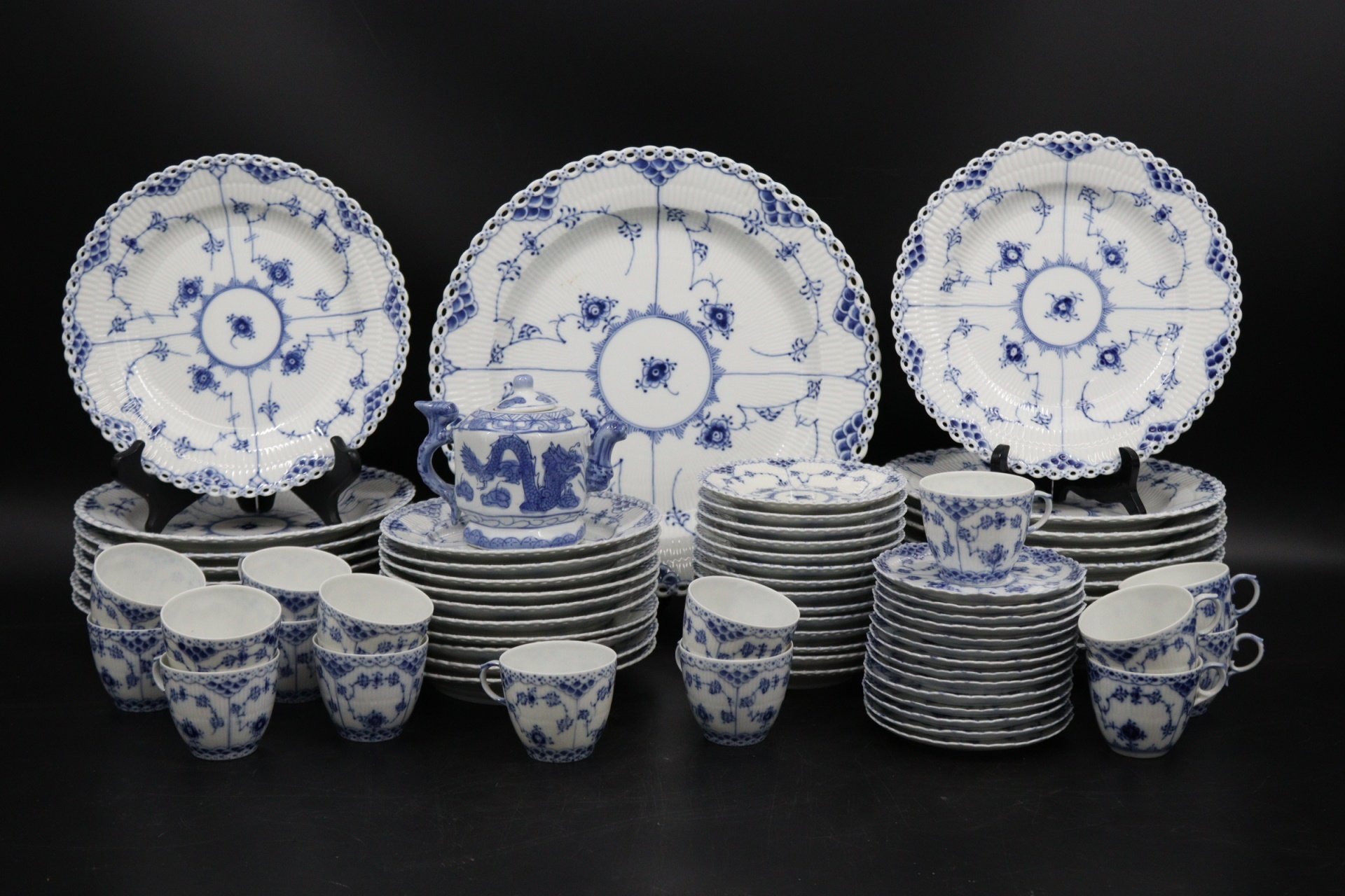 ROYAL COPENHAGEN BLUE FLUTED PART