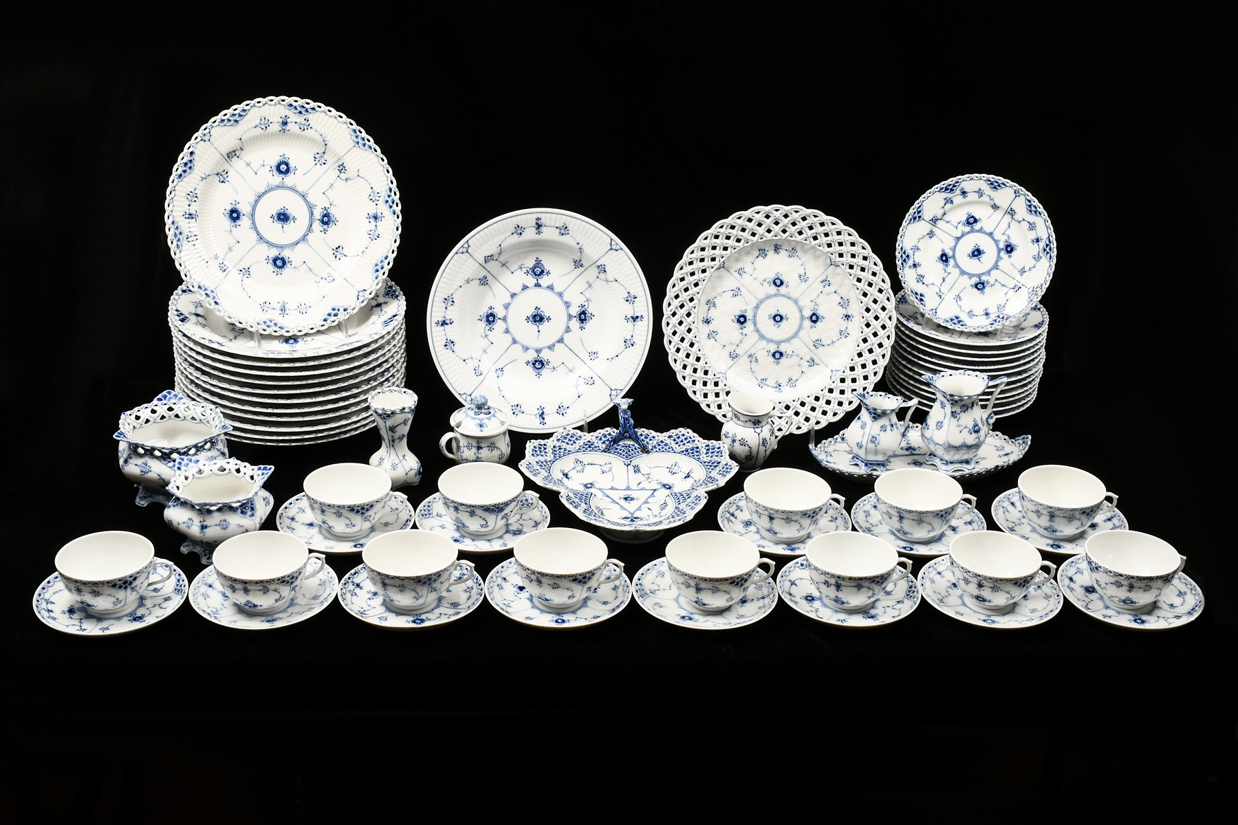 ROYAL COPENHAGEN CHINA (1084