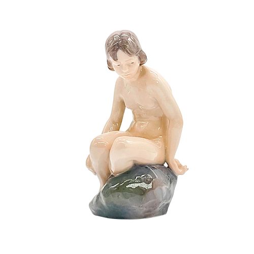 ROYAL COPENHAGEN FIGURINE, GIRL