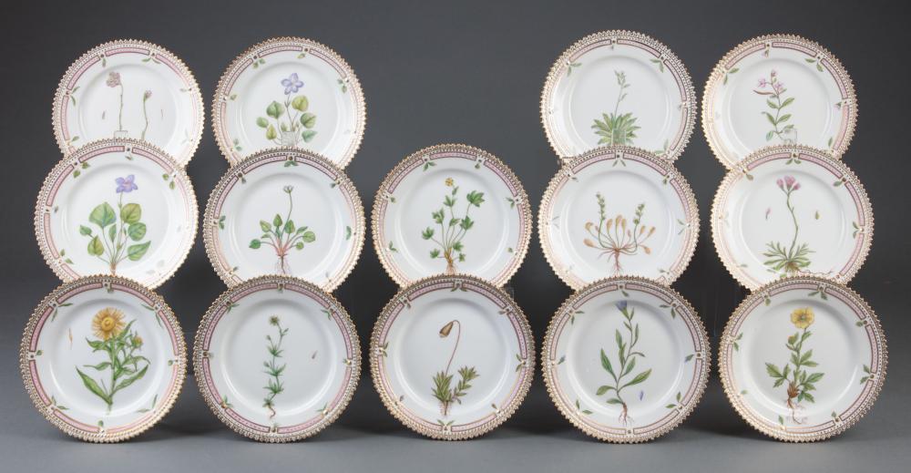 ROYAL COPENHAGEN "FLORA DANICA"