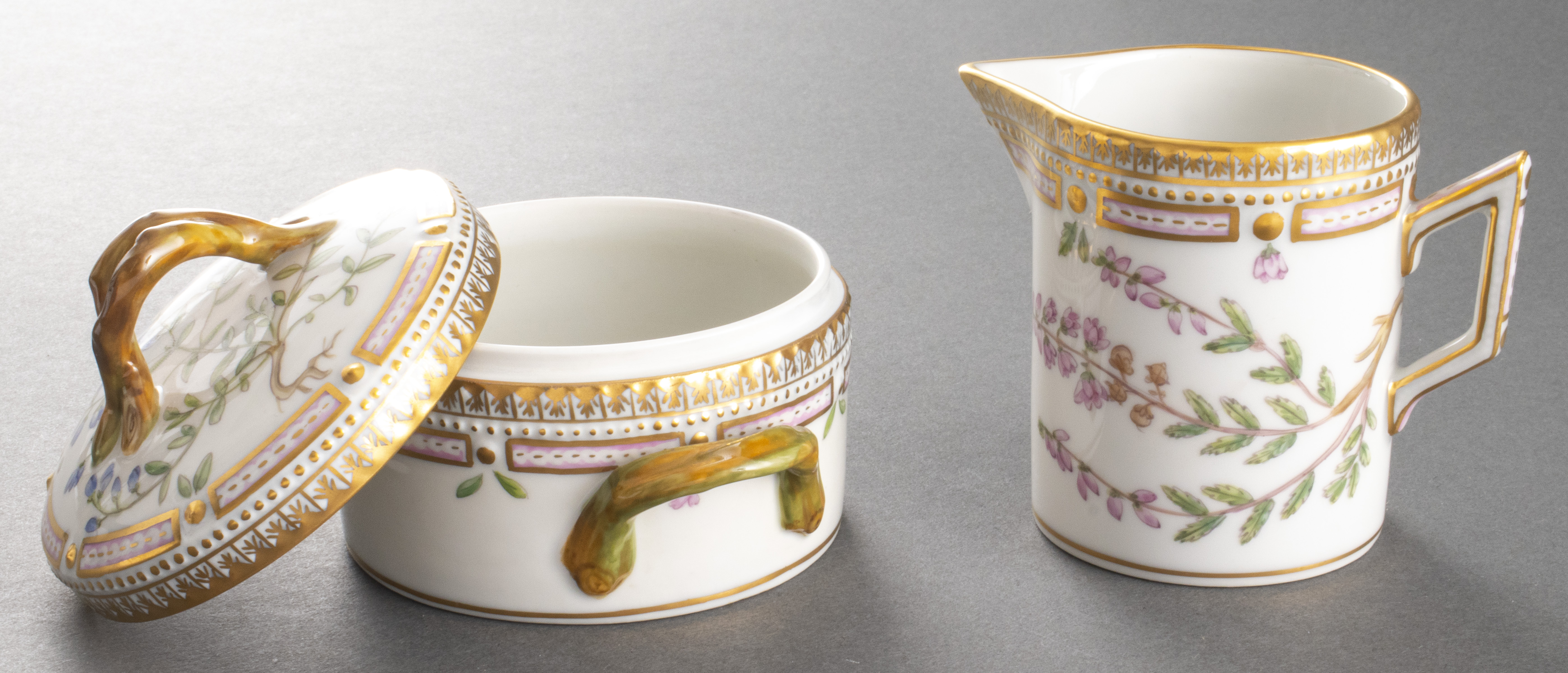 ROYAL COPENHAGEN "FLORA DANICA"