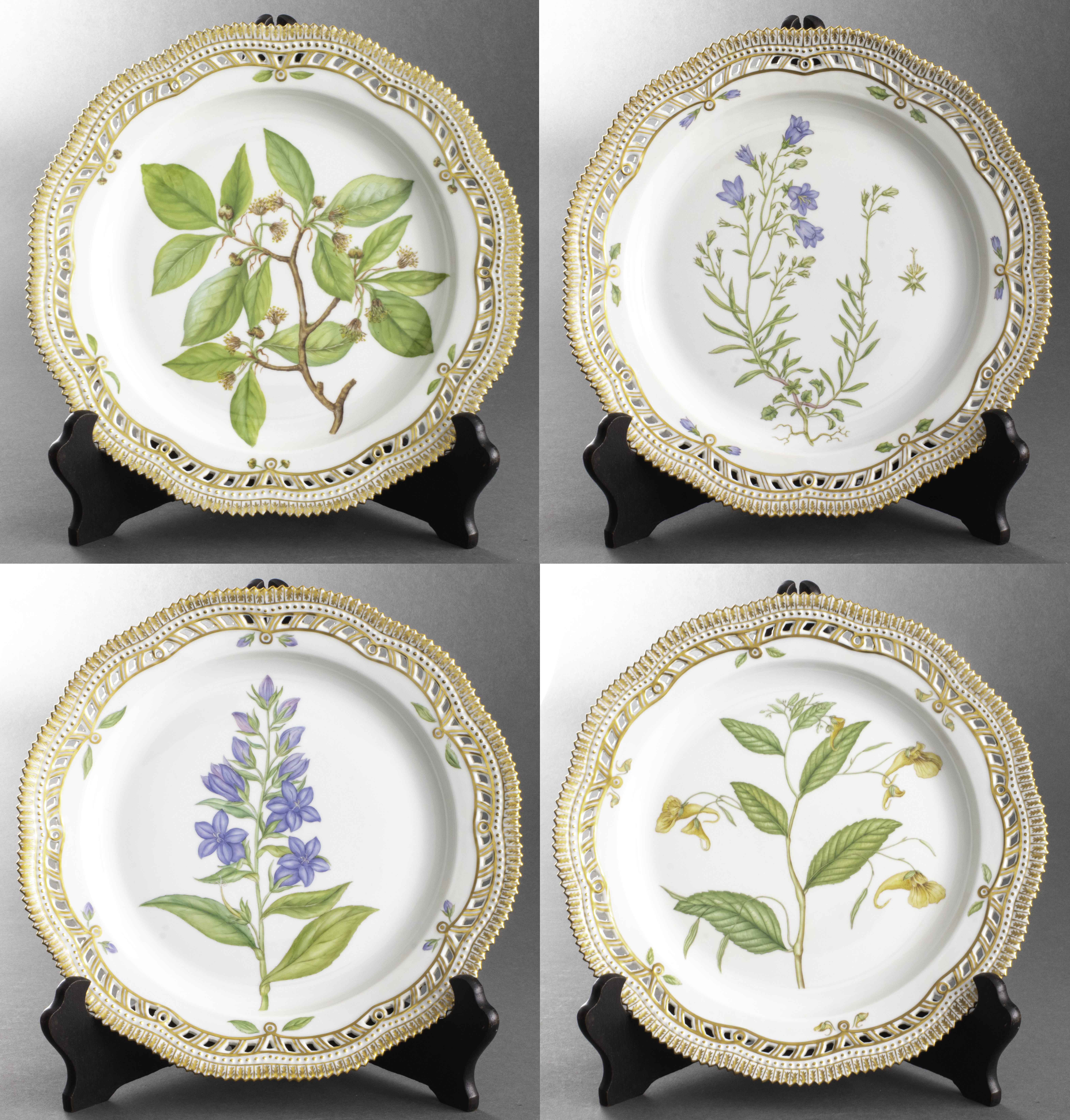 ROYAL COPENHAGEN "FLORA DANICA"