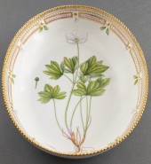 ROYAL COPENHAGEN "FLORA DANICA
