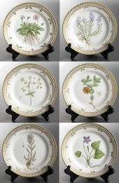 ROYAL COPENHAGEN "FLORA DANICA