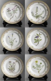 ROYAL COPENHAGEN "FLORA DANICA