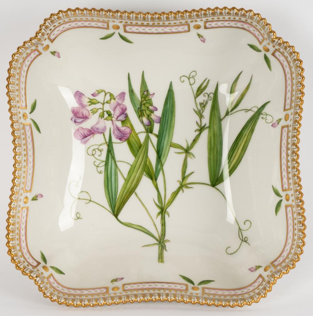 ROYAL COPENHAGEN "FLORA DANICA"