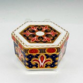 ROYAL CROWN DERBY BONE CHINA H