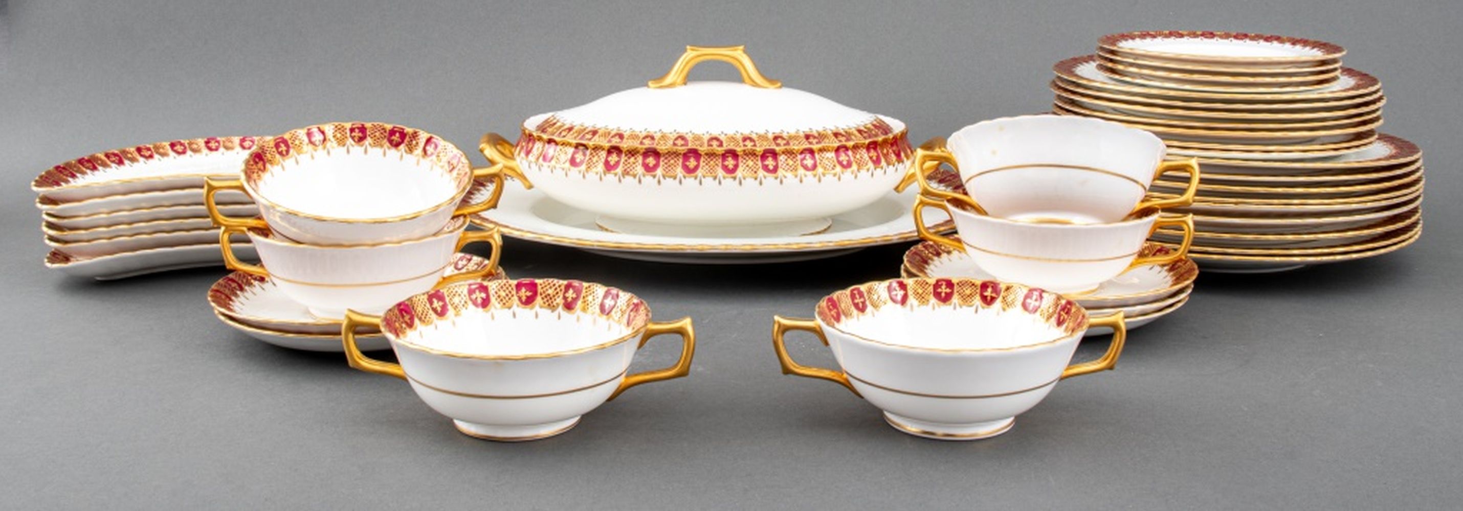 ROYAL CROWN DERBY CHINA HERALDIC