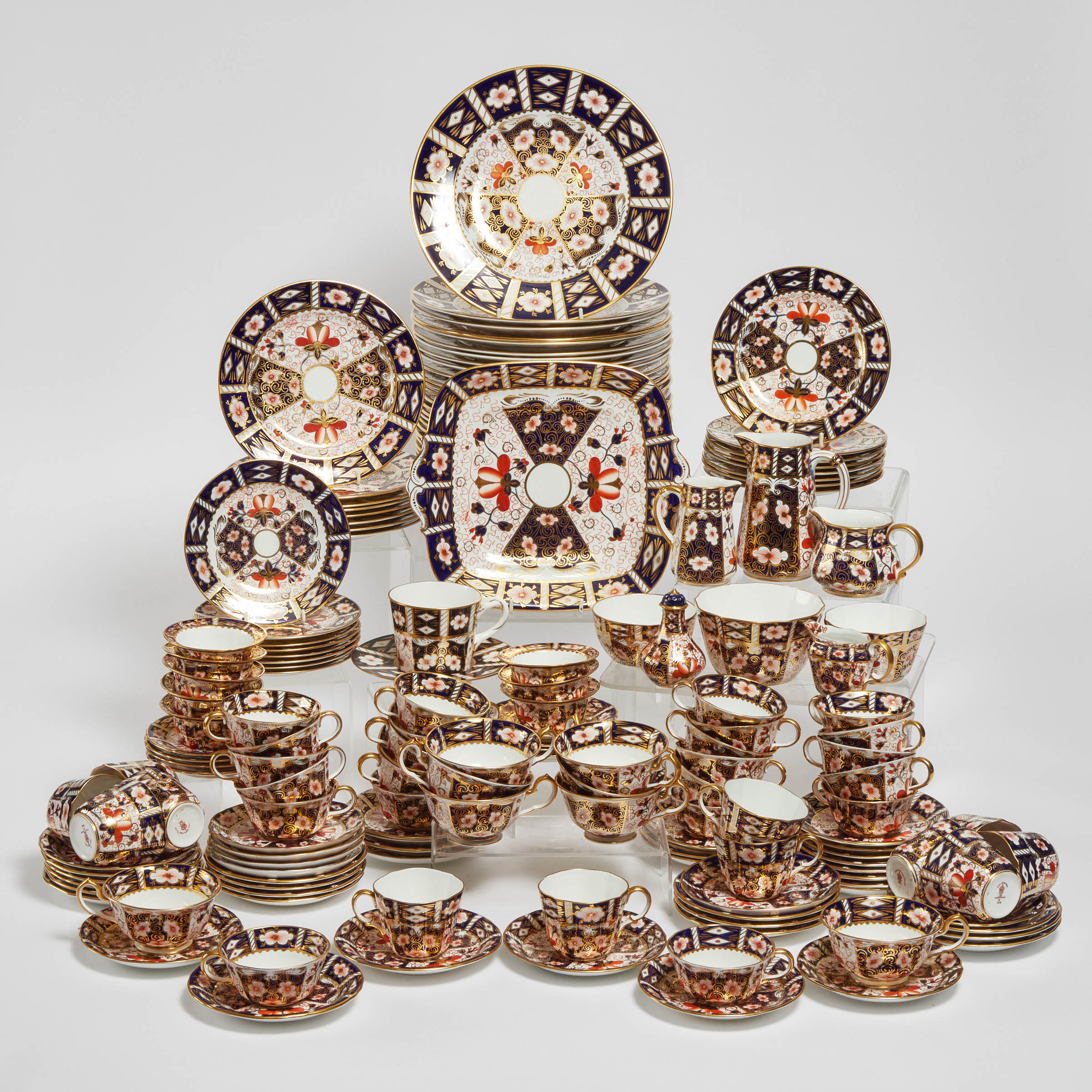 Royal Crown Derby 'Imari' (2451)