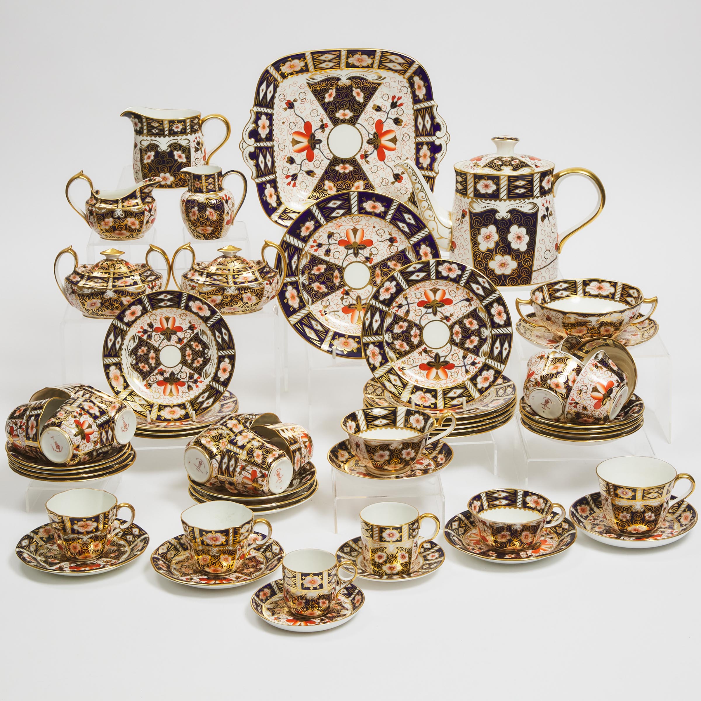 Royal Crown Derby 'Imari' (2451)