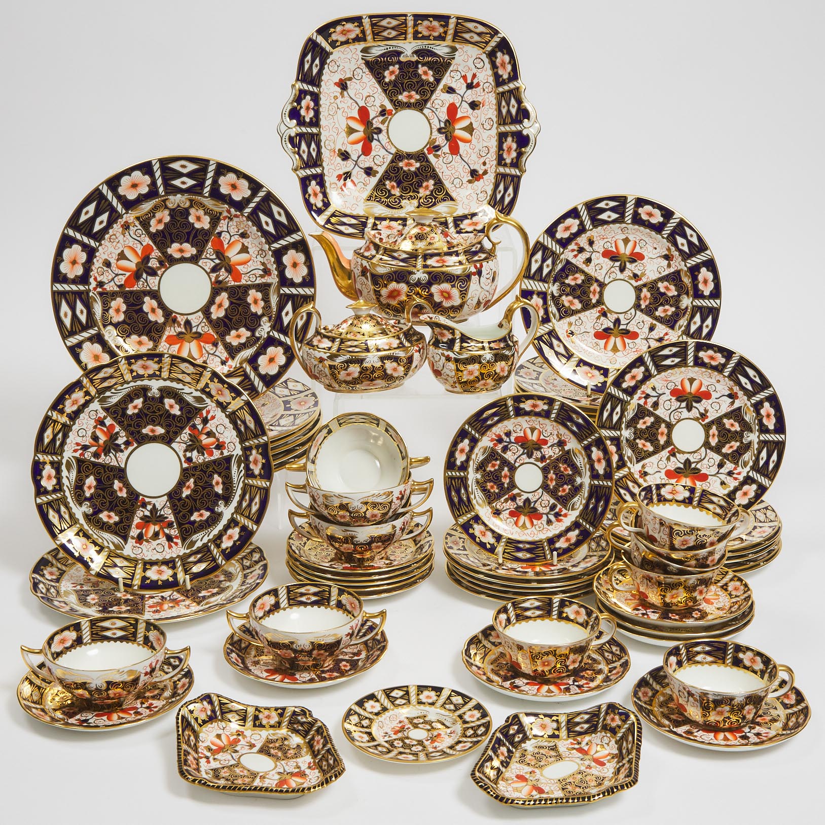 Royal Crown Derby 'Imari' (2451)