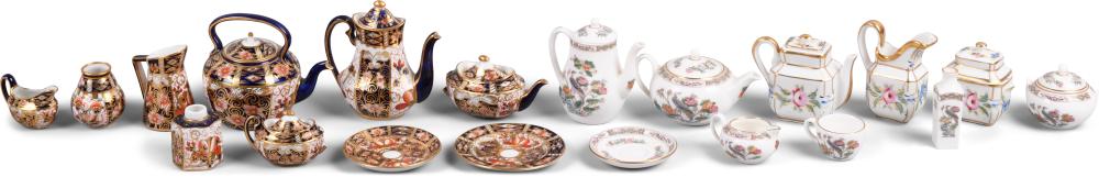 ROYAL CROWN DERBY 'IMARI' MINIATURE