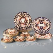ROYAL CROWN DERBY TABLEWARERoy