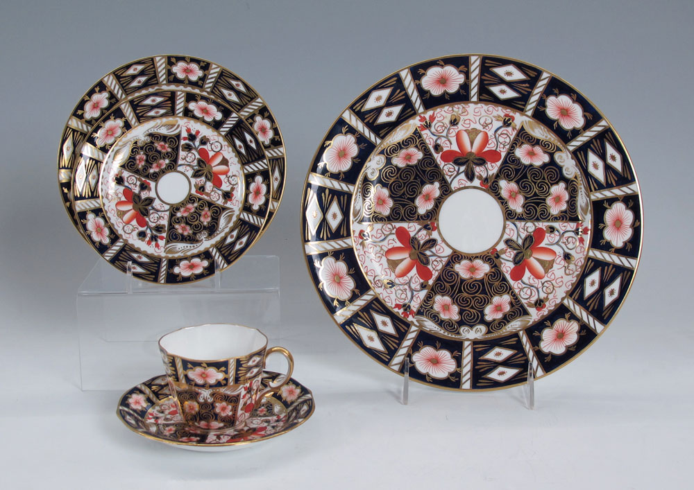 ROYAL CROWN DERBY TRADITIONAL DERBY