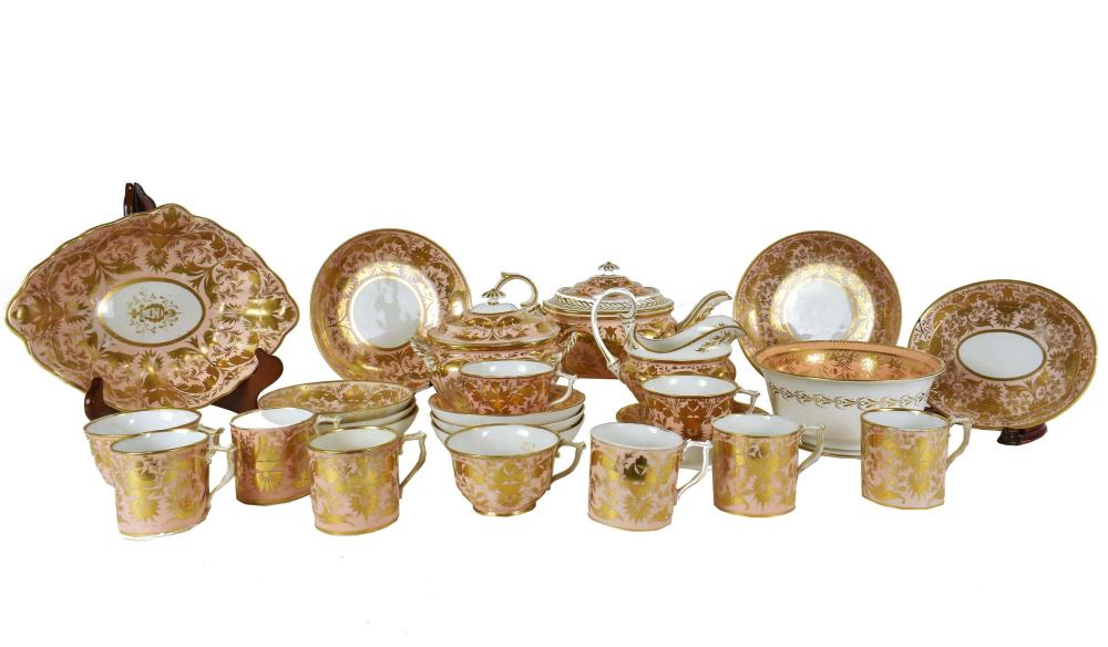 ROYAL CROWN DERBY TWENTY-FIVE PIECE