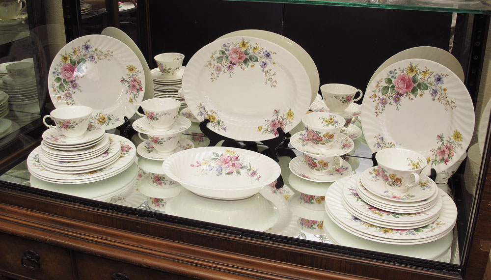 ROYAL DOULTON ''ARCADIA'' CHINA