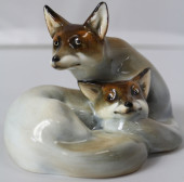 ROYAL DOULTON CURLED FOXES HN1