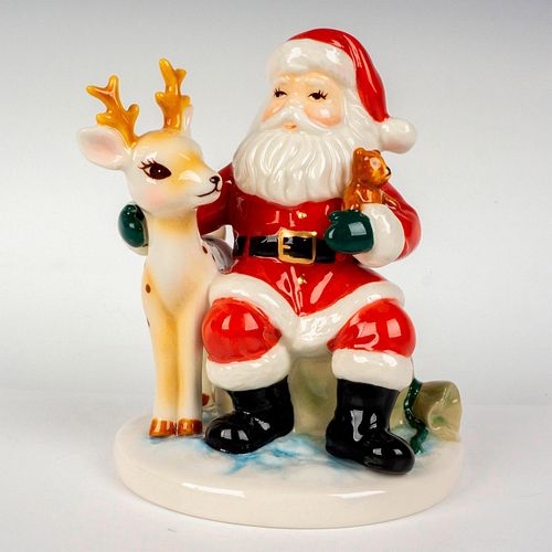 ROYAL DOULTON FIGURINE, A BUSY