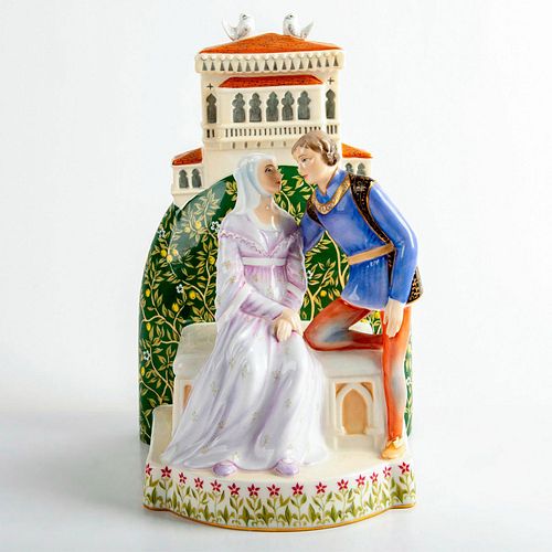 ROYAL DOULTON FIGURINE GROUPING,