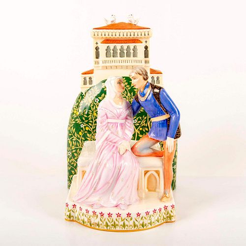 ROYAL DOULTON FIGURINE GROUPING,