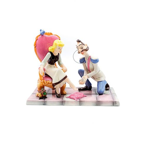 ROYAL DOULTON FIGURINE, WALT DISNEY
