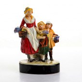 ROYAL DOULTON FIGURINE, YARDLE