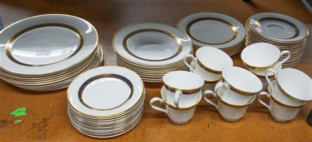 ROYAL DOULTON HARLOW 64-PIECE