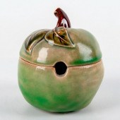 ROYAL DOULTON LAMBETH VERA HUG