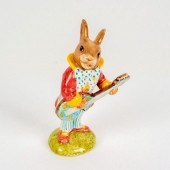 ROYAL DOULTON MR.BUNNYBEAT FIG