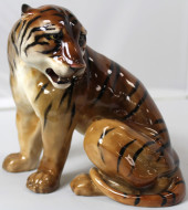 ROYAL DOULTON SEATED TIGER HN9