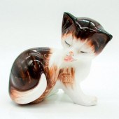 ROYAL DOULTON SMALL FIGURINE,