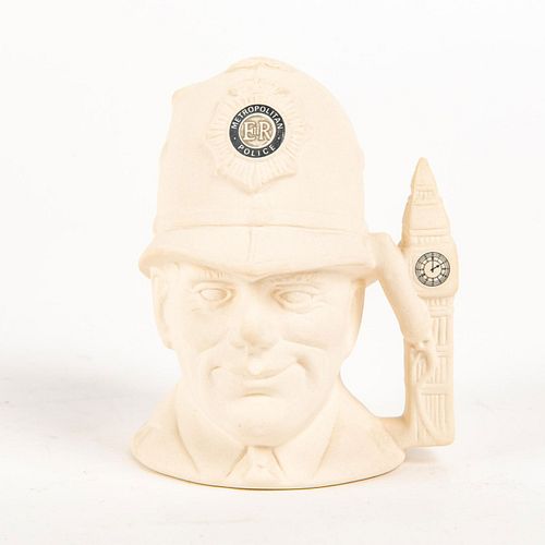 ROYAL DOULTON SMALL WHITE CHARACTER